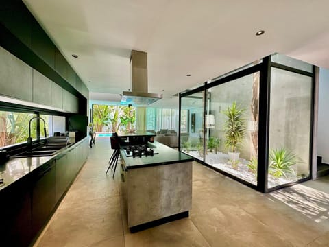 House, Smoking