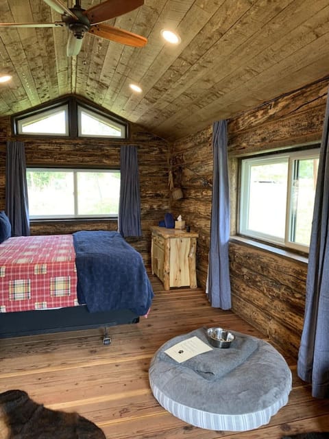 Spacious and relaxing. The world comes into focus when you can simply sit and appreciate the space you are in.