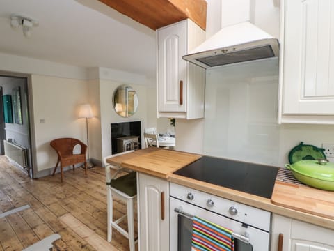 Fridge, dishwasher, electric kettle, toaster