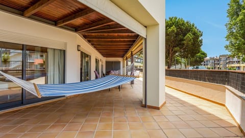 This patio provides a peaceful outdoor space where you can enjoy your morning coffee or simply bask in the pleasant Lagos weather #peaceful #outdoor #portugal #algarve #lagos