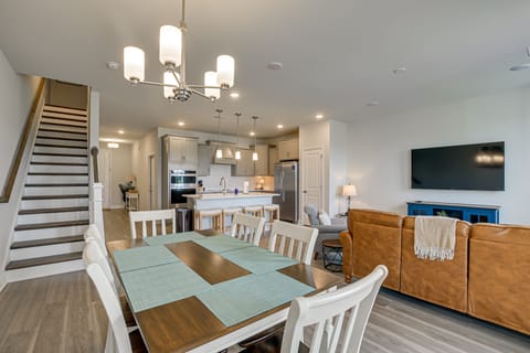 North Myrtle Beach Vacation Rental | 4BR | 3.5BA | 1 Entry Step | 2,102 Sq Ft