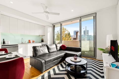 Chalmers_St_2_34_Surry_Hills_-2