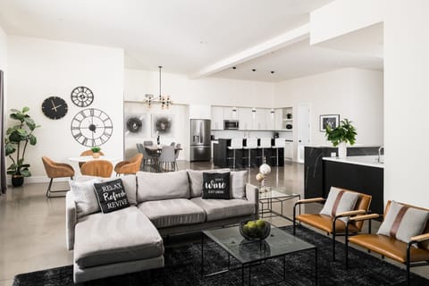 Scottsdale House_001-small