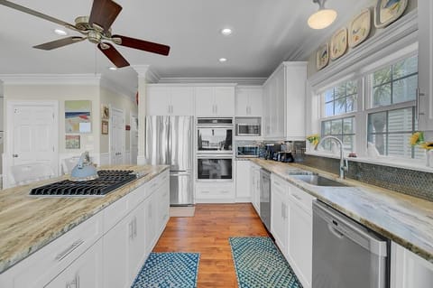 Oceanfront Views, Kitchen, Can't Top This