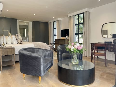 Deluxe Double or Twin Room | Egyptian cotton sheets, premium bedding, down comforters