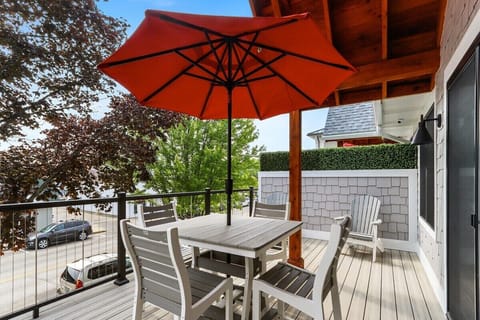 Private outdoor deck