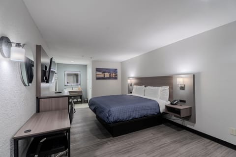 Desk, blackout drapes, iron/ironing board, free WiFi