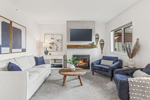 Feel at home in the tranquil ambience of this bright, fresh living space