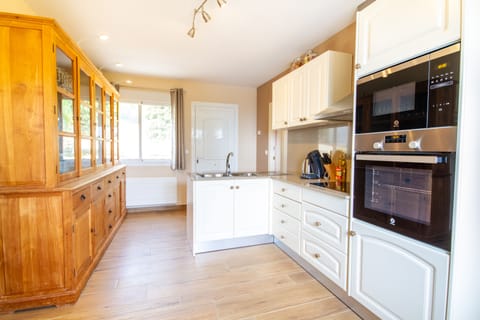 Shared fridge, microwave