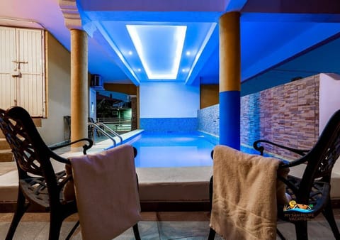 Located in downtown San Felipe BC, Casa Mar de Cortez features a private indoor pool, 6 bedrooms, and easy access to the malecon and local dining — sleeps up to 24 guests.