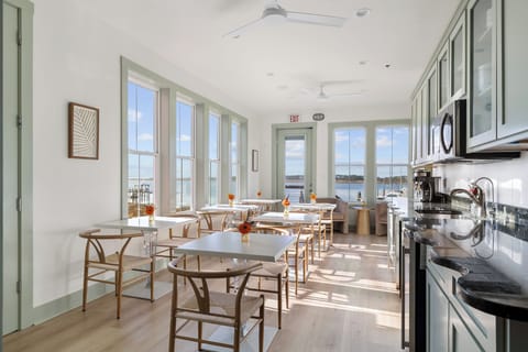 Free daily self-serve breakfast