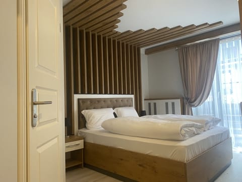 Comfort Twin Room | Desk, WiFi (free), bed sheets