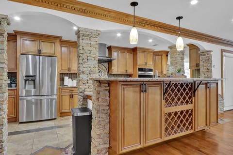 House, Accessible | 6 bedrooms, desk