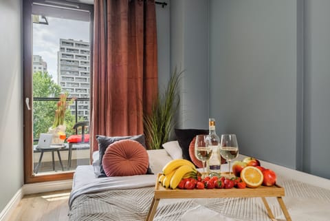 Deluxe Apartment | Individually decorated, individually furnished, blackout drapes