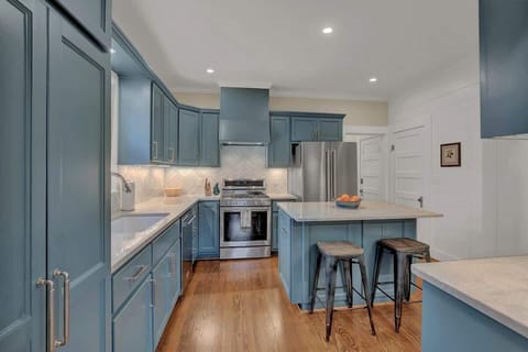 House, Multiple Beds, Patio, City View (208 W Creek Street) | Private kitchen | Coffee/tea maker, electric kettle