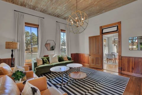 House, Multiple Beds, Hot Tub, City View (501 W San Antonio St) | Living area
