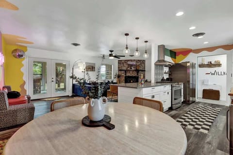 House, Multiple Beds, Hot Tub (130 Maple Blue) | Interior