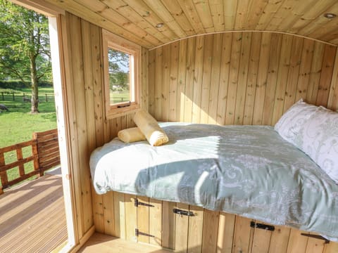 1 bedroom, individually decorated, individually furnished, free WiFi