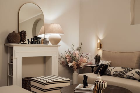 City Loft | Minibar, individually decorated, individually furnished, blackout drapes