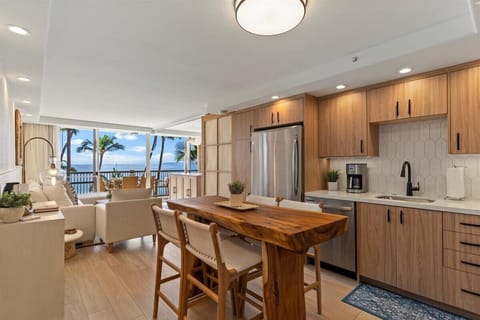 Enjoy the view while enjoying meals