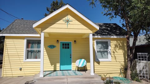 Atomic Star Cottage