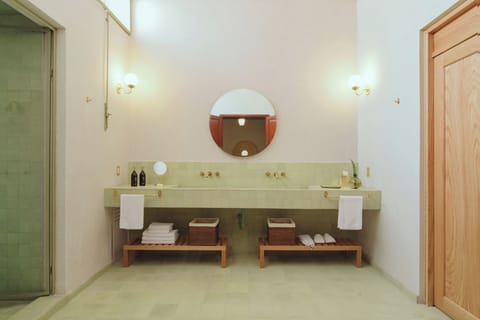 Suite, 1 King Bed (Master) | Bathroom | Shower, hair dryer, towels, soap