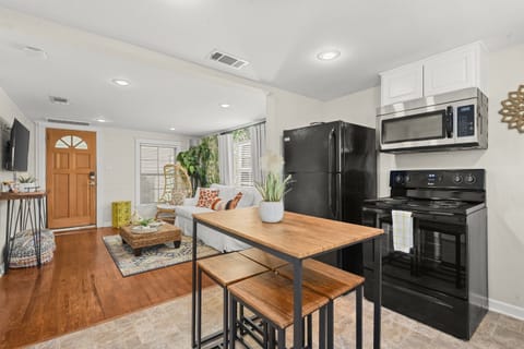 Enjoy your home cooking in the over, stove and mircrowave