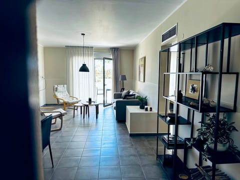 Apartment, 2 Bedrooms, Balcony, Ocean View | Living area