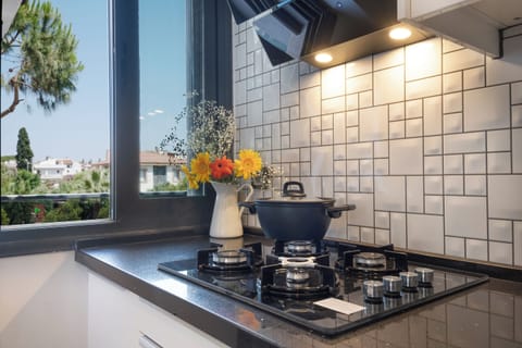 Deluxe Room, 1 Queen Bed with Sofa bed, Garden View | Private kitchen | Electric kettle