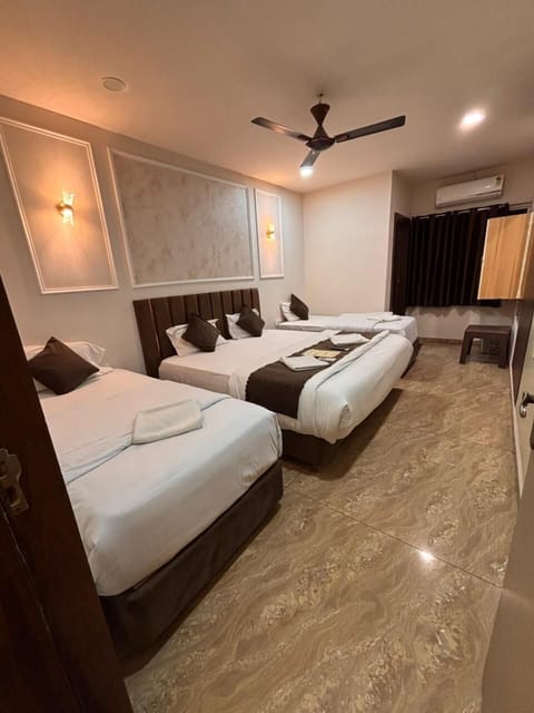 Family Suite | Desk, laptop workspace, WiFi (free)