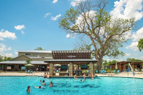 2 bars/lounges, swim-up bar