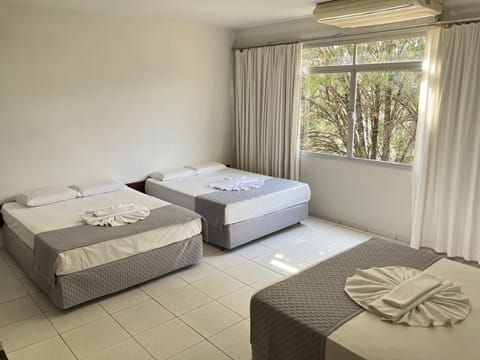 Suite | Minibar, desk, free WiFi, bed sheets