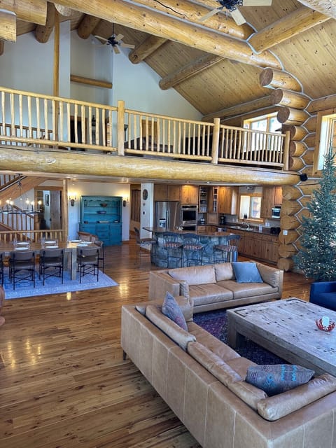 Classic log cabin in the mountains feel