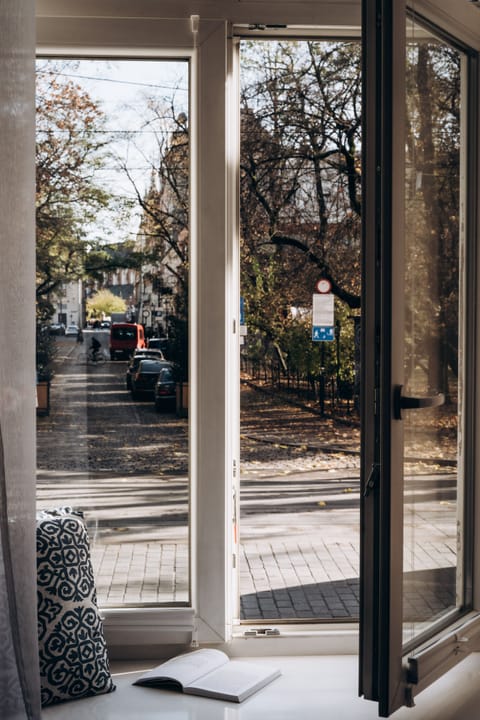 Basic Apartment | Street view