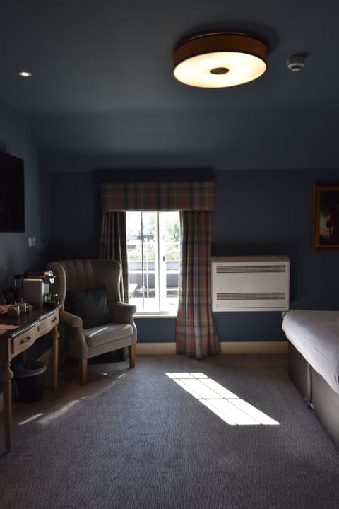 Double Room Ensuite with Shower (Keppel Room) | Iron/ironing board, free WiFi, bed sheets