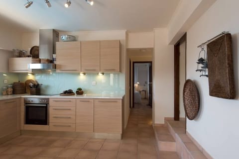 Apartment, 1 Bedroom, Balcony, Garden View | Private kitchen