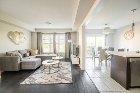 Family House, 3 Bedrooms, Kitchen, Lake View | Living area | Flat-screen TV, Netflix, Hulu, streaming services