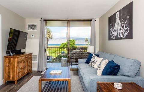 Luxury Condo | Living area | Smart TV, Hulu, streaming services