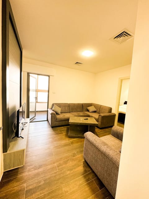 Apartment, 1 Bedroom, Accessible, Smoking | Living area