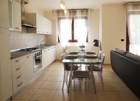 Apartment, 1 Bedroom, Accessible, Smoking | Interior