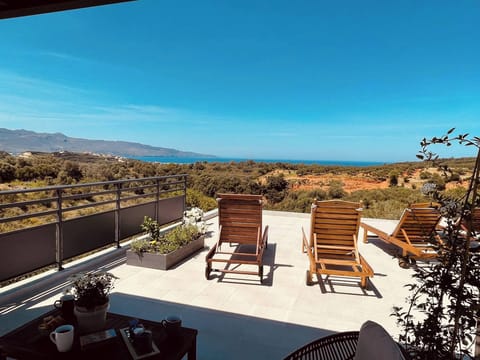 Apartment, 2 Bedrooms, Balcony, Garden View | Terrace/patio