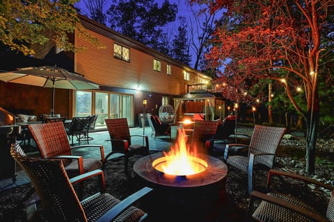 East Stroudsburg Vacation Rental | 5BR | 3BA | 2,900 Sq Ft | Stairs Required