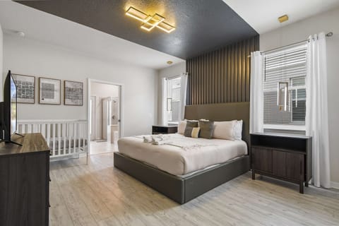 House, Multiple Beds, Pool Access, Pool View (3020MD WIR_01) | 10 bedrooms, individually decorated, individually furnished, bed sheets