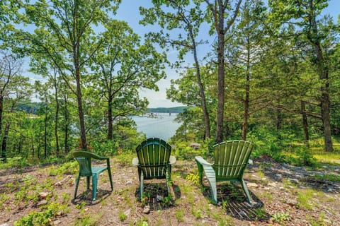 Shell Knob Vacation Rental | 1,620 Sq Ft | 4BR | 3BA | Stairs Required
