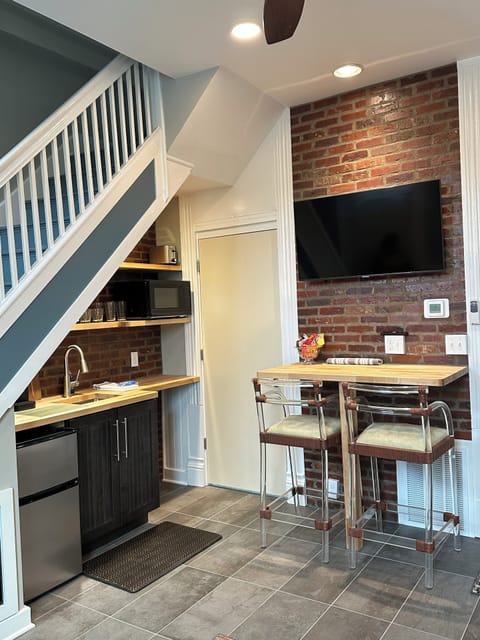 A kitchenette to rival those of the fanciest hotels.
