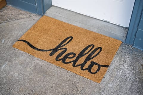 "This place was cute, quiet and walkable to the beach and restaurants. It wasn't far from other beaches and only 10 minutes to Garibaldi." - Shana