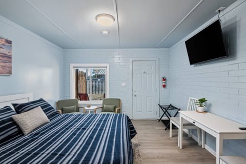 Welcome to the Cottages at Rockaway Beach Suite #2. We hope we get to host you at this Rockaway Beach rental. Please reach out with any questions.