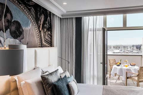 Deluxe Room, Terrace | Premium bedding, pillowtop beds, minibar, in-room safe