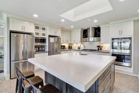 27 South Beach Lagoon | Kitchen