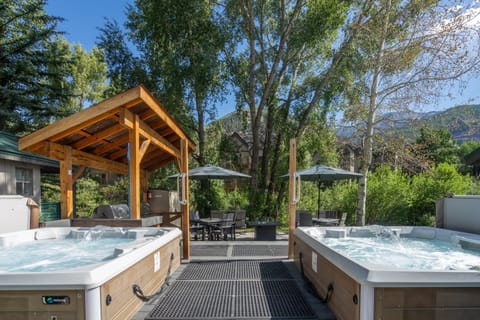 Condo, 1 Bedroom | Outdoor spa tub